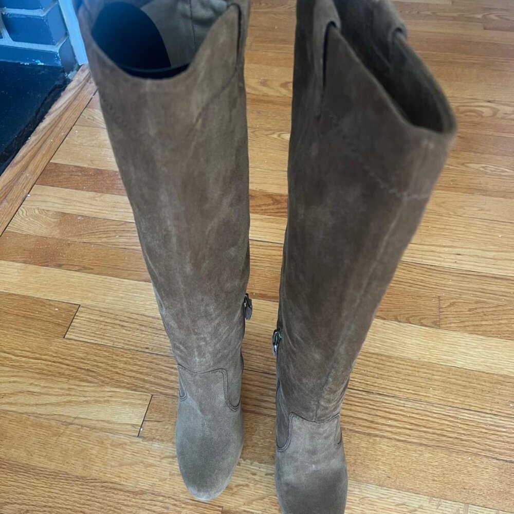 Boutique 9 Olive Green Suede Knee-High Boots – Size 7.5 Medium
